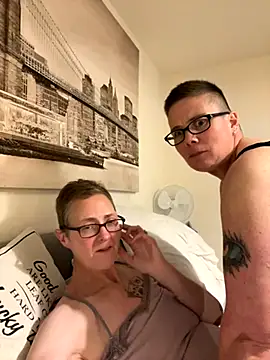 Curvy-Jinx online show from October 16, 2025, 7:37 pm