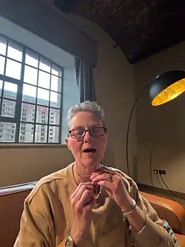 Curvy-Jinx online show from February 25, 2026, 5:00 pm