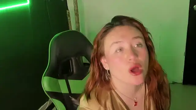 AliaMiller  online show from February 5, 2026, 11:42 pm