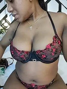 VictoriaKroft online show from November 3, 2025, 2:40 pm