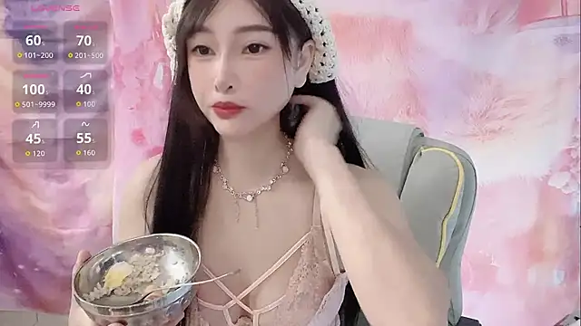 Snapshot of Crush-7ii chatting on October 19, 2025, 12:33 am Crush-7ii online show from October 19, 2025, 12:33 am