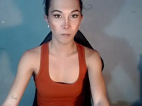 ladychix online show from March 18, 2026, 6:55 pm