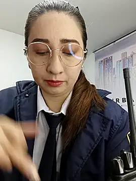 Snapshot of SUSY__06 chatting on November 17, 2025, 11:05 am SUSY 06 online show from November 17, 2025, 11:05 am