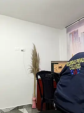 Snapshot of SUSY__06 chatting on November 19, 2025, 10:59 am SUSY 06 online show from November 19, 2025, 10:59 am