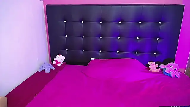 molly curvyhot online show from February 10, 2026, 4:44 pm