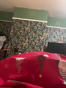 Taboo-Lou online show from December 17, 2025, 8:26 pm