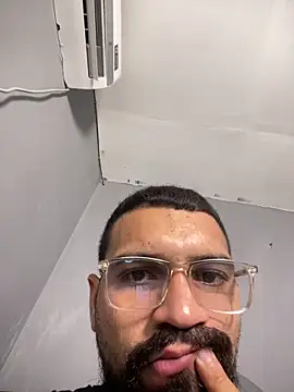 vincentjaxon online show from April 5, 2026, 5:10 pm