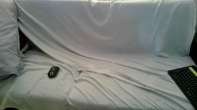 Luv2SuckBWC92 online show from September 24, 2025, 3:59 pm