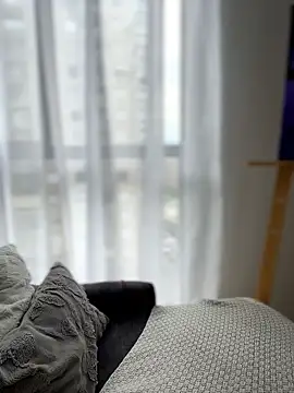 Sofi Leal online show from April 13, 2026, 1:05 pm