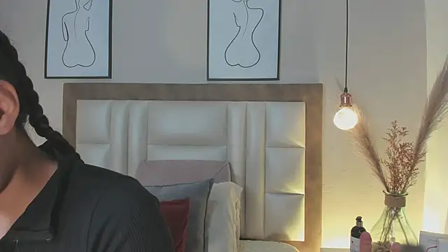 LunaAspen  online show from November 5, 2025, 5:46 pm