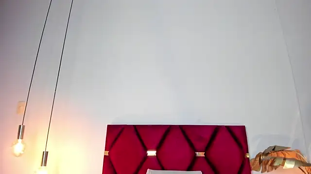 Snapshot of LunaAspen_ chatting on February 19, 2026, 6:04 pm LunaAspen online show from February 19, 2026, 6:04 pm