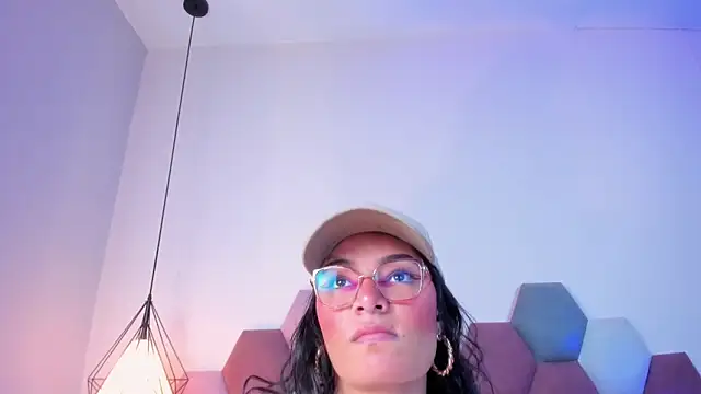 Snapshot of LunaAspen_ chatting on February 20, 2026, 6:19 pm LunaAspen online show from February 20, 2026, 6:19 pm