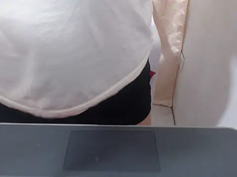 PrettyClaudia online show from May 9, 2026, 9:36 am