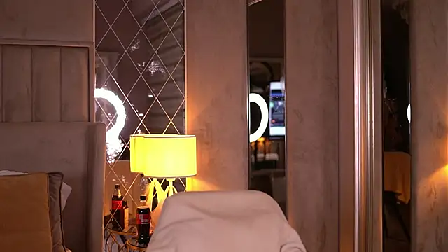 FrancescaDante online show from February 16, 2026, 6:53 am