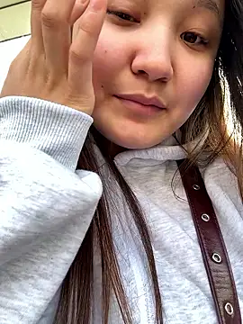 Snapshot of KissMeEva chatting on October 4, 2025, 8:12 am KissMeEva online show from October 4, 2025, 8:12 am