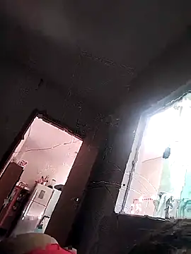 Bombom3425 online show from November 13, 2025, 6:29 pm