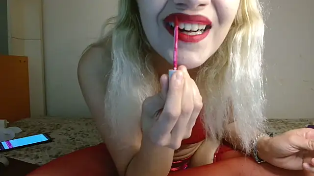 Snapshot of yellowchick chatting on May 18, 2026, 10:04 pm yellowchick online show from May 18, 2026, 10:04 pm