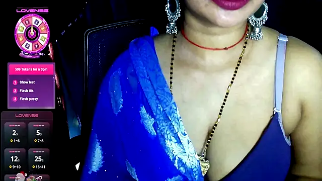 Snapshot of QUEEN_SAKHI- chatting on July 10, 2026, 5:59 pm QUEEN SAKHI- online show from July 10, 2026, 5:59 pm