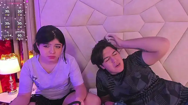 EmilyANDrew  online show from December 15, 2025, 4:50 am