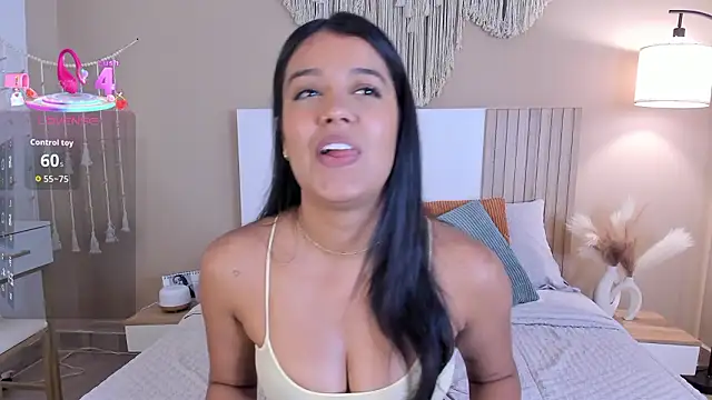 Camila Bustamante online show from March 19, 2026, 3:49 pm