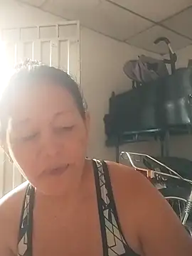 marinita13 online show from November 30, 2025, 2:54 pm