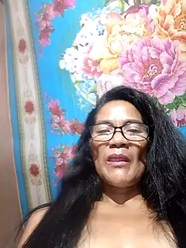 Snapshot of ImYourWoman_55 chatting on September 12, 2025, 4:51 pm ImYourWoman 55 online show from September 12, 2025, 4:51 pm