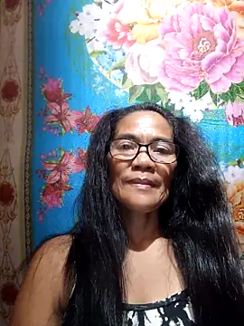 Snapshot of ImYourWoman_55 chatting on September 25, 2025, 4:00 pm ImYourWoman 55 online show from September 25, 2025, 4:00 pm