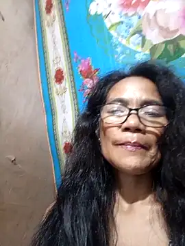 Snapshot of ImYourWoman_55 chatting on October 24, 2025, 11:28 am ImYourWoman 55 online show from October 24, 2025, 11:28 am
