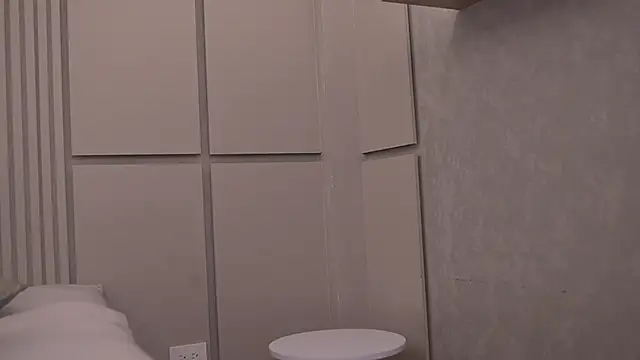 Ariaa Isabell online show from November 10, 2025, 6:29 pm