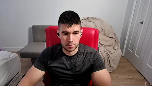 Sand0w online show from November 24, 2025, 7:13 pm