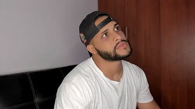 Pier Simons online show from November 6, 2025, 7:42 am