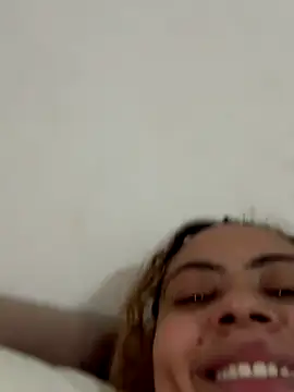 Chloe Leaozinho online show from October 17, 2025, 6:05 am