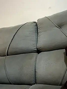 Chloe Leaozinho online show from October 31, 2025, 3:29 am