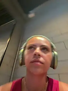 Snapshot of Chloe_Leaozinho chatting on February 23, 2026, 3:53 pm Chloe Leaozinho online show from February 23, 2026, 3:53 pm