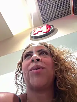 Chloe Leaozinho online show from March 8, 2026, 6:23 pm