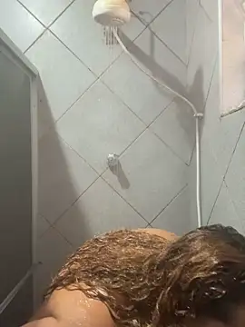 Chloe Leaozinho online show from March 28, 2026, 3:00 pm