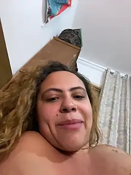 Snapshot of Chloe_Leaozinho chatting on July 15, 2026, 1:44 am Chloe Leaozinho online show from July 15, 2026, 1:44 am