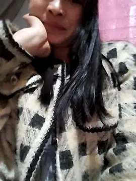 Tiyir597 online show from December 4, 2025, 3:32 pm