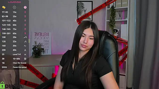 Megan Williamms online show from October 23, 2025, 9:52 am