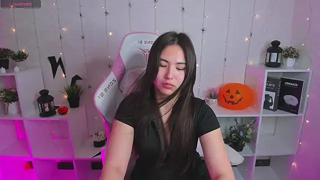 Megan Williamms online show from October 29, 2025, 12:46 am