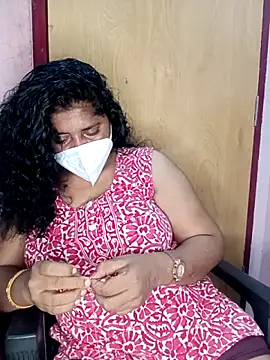 Jessi 25 online show from October 5, 2025, 6:06 pm