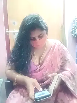 Jessi 25 online show from December 5, 2025, 5:42 pm