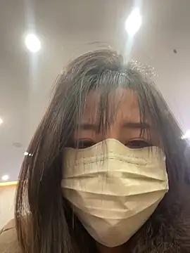 xiao-mo520 online show from December 17, 2025, 12:33 pm