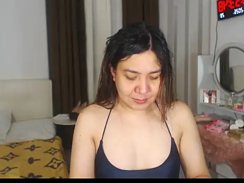 stellahugeX online show from April 19, 2026, 2:55 am