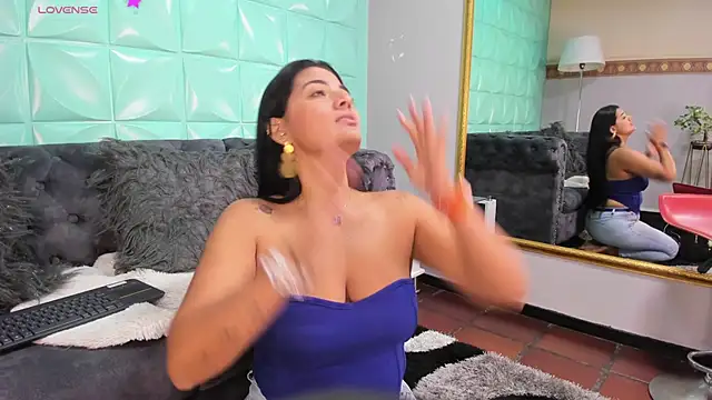 SailonTeen online show from November 28, 2025, 9:06 pm