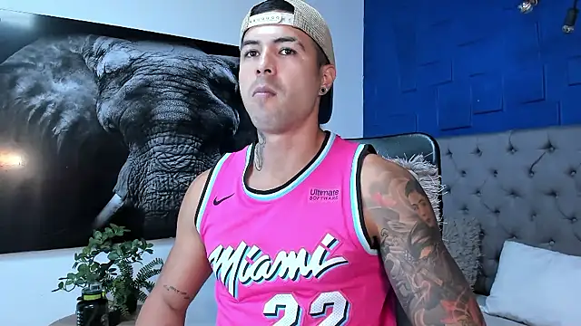 andres-clark92 online show from January 9, 2026, 4:32 pm