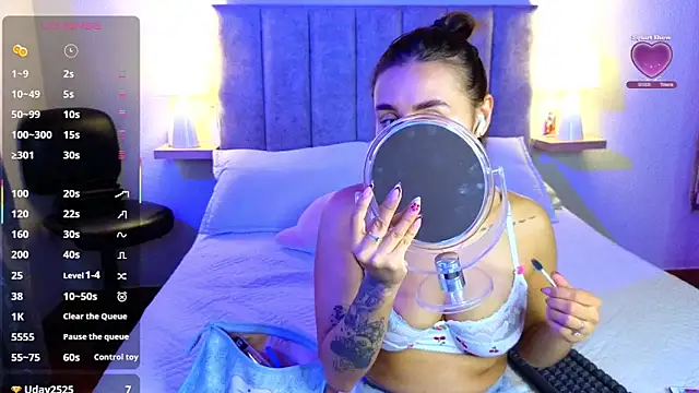 juliana-mancini online show from November 8, 2025, 8:18 pm