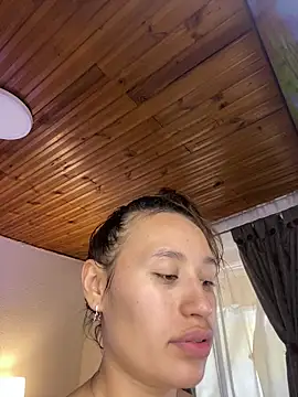 juliana-mancini online show from April 2, 2026, 7:00 pm