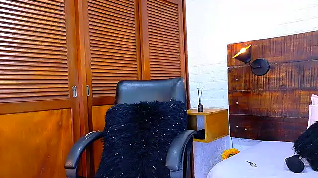 Snapshot of ALANNFERRER chatting on October 23, 2025, 9:52 am ALANNFERRER online show from October 23, 2025, 9:52 am