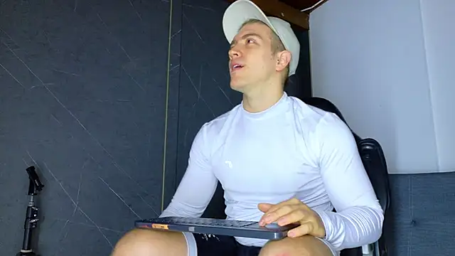 ALANNFERRER online show from February 18, 2026, 10:11 am